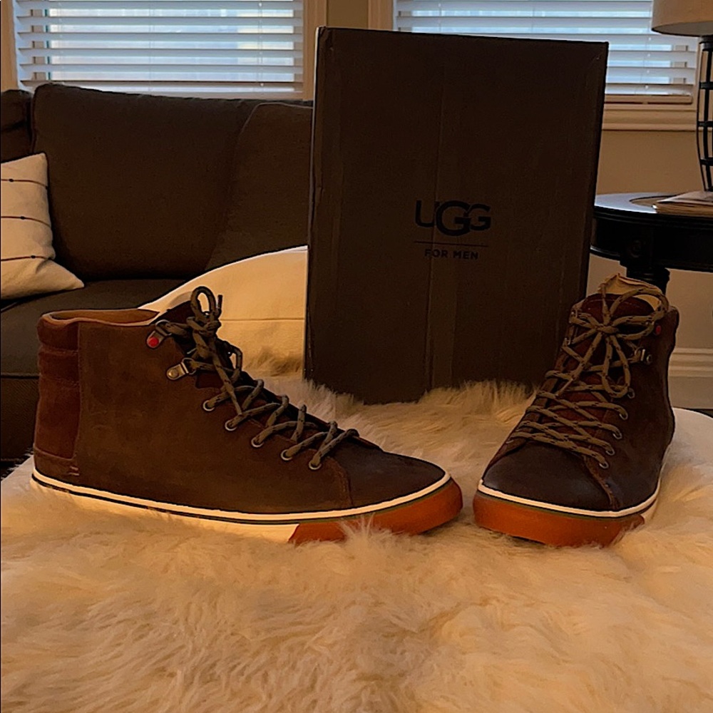 UGG Men’s Brown Hightop Leather Sneakers !